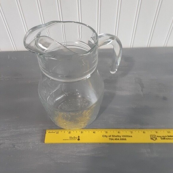 Vintage Clear Textured 7 Cup Glass Pitcher with Ice Lip - Picture 6 of 6